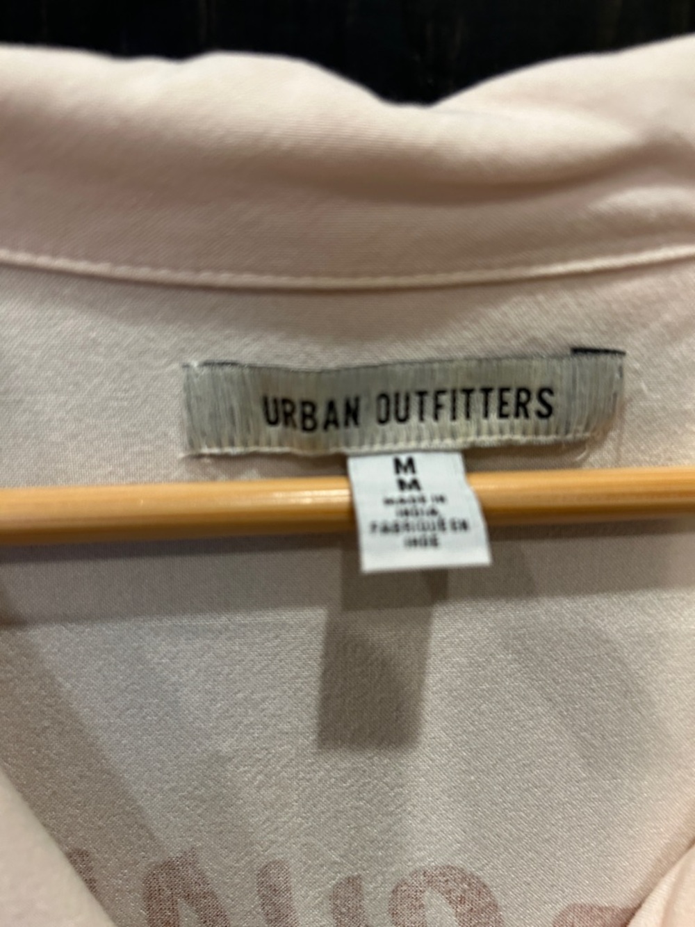 UO Printed Souvenir Button-Down Shirt - Picture 7 of 9